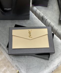 Yves Saint Laurent Bags Uptown New HandbagThe most classic iconic metal logo, made of Italian imported cowhide, is s yry5v4fq