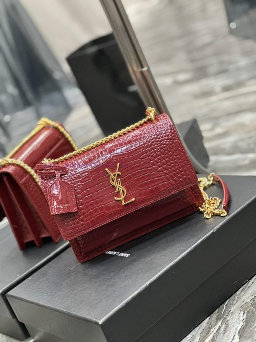 Yves Saint Laurent Bags 𝑺𝒖𝒏𝒔𝒆𝒕 𝟮𝟮𝒄𝒎Wine red gold buckleThe unbeatable classic crocodile patterned sunset bag has bee 920qak2u - Image 3