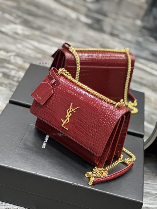 Yves Saint Laurent Bags 𝑺𝒖𝒏𝒔𝒆𝒕 𝟮𝟮𝒄𝒎Wine red gold buckleThe unbeatable classic crocodile patterned sunset bag has bee 920qak2u - Image 4