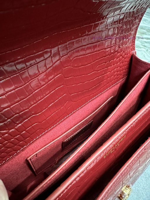 Yves Saint Laurent Bags 𝑺𝒖𝒏𝒔𝒆𝒕 𝟮𝟮𝒄𝒎Wine red gold buckleThe unbeatable classic crocodile patterned sunset bag has bee 920qak2u - Image 10