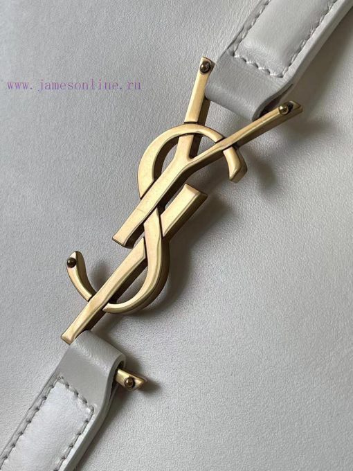 Yves Saint Laurent Bags 𝑳𝑬 5 𝐀̀ 7, the armpit bag that exploded in popularity this year, Y Home. Although it was lat qz6556p0 - Image 6