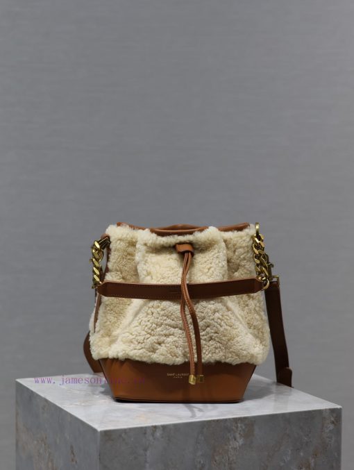 Yves Saint Laurent Bags Lamb woolEMMANUELLE Quilted Bucket BagMy love for bucket bags is serious. The bag opening is 9s0iva8r