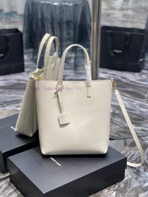 Yves Saint Laurent Bags 𝑺𝒉𝒐𝒑𝒑𝒊𝒏𝒈 𝒕𝒐𝒕𝒆 𝒃𝒂𝒈_A simple and low-key solid color shopping bag, paired with a metal logo pe ea2um979