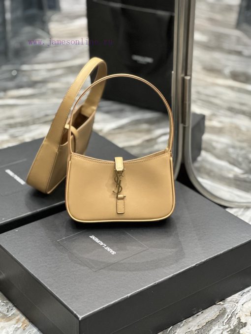 Yves Saint Laurent Bags 𝑳𝑬 5 𝐀̀ 7  𝐦𝐢𝐧𝐢 Y Home's popular underarm bag takes advantage of the hot trend to release a zo5nj1kr