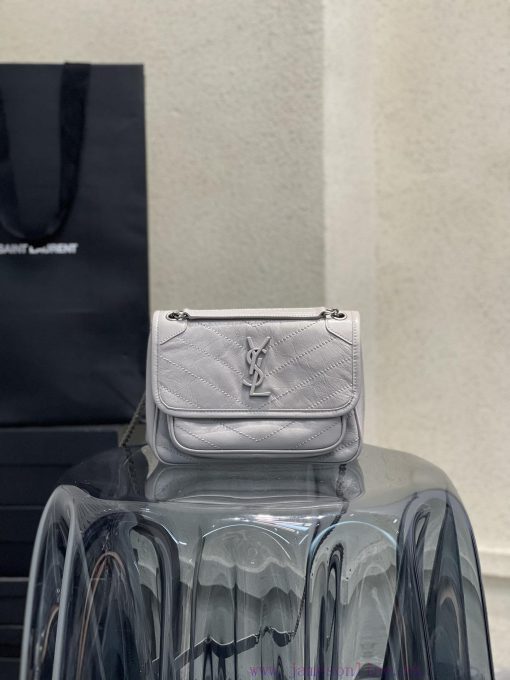 Yves Saint Laurent Bags 𝐍𝐢𝐤𝐢𝟐𝟐𝐜𝐦 _ Silver GreyThe most popular NIKI in history has launched the baby size, which is 5mh32g7h - Image 2