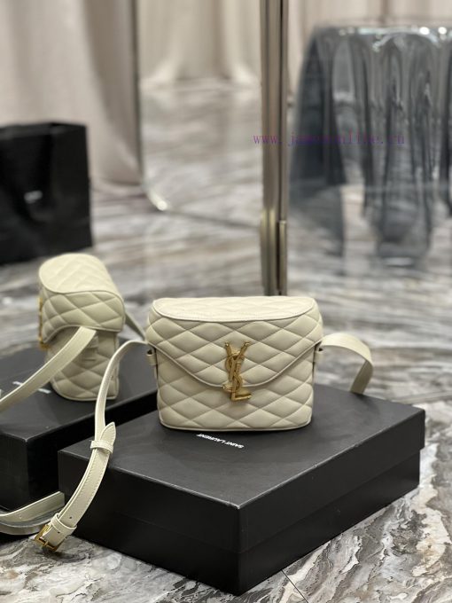 Yves Saint Laurent Bags JUNE Quilted Sheepskin Box Bag_Adopting a front flip cover and a shaped barrel design, the c j1esrp0f - Image 2