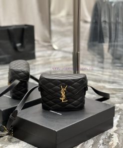 Yves Saint Laurent Bags JUNE Quilted Sheepskin Box Bag_Adopting a front flip cover and a shaped barrel design, the c wah7pa4l