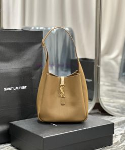Yves Saint Laurent Bags Explosive LE 5A7 Underarm BagThis year's popular vintage armpit bags have been very popular. k5hkdaq1