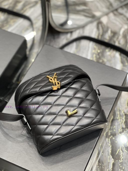 Yves Saint Laurent Bags JUNE Quilted Sheepskin Box Bag_Adopting a front flip cover and a shaped barrel design, the c wah7pa4l - Image 8