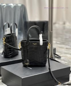 Yves Saint Laurent Bags 𝗠𝗶𝗻𝗶 𝗧𝗼𝘆 𝗦𝗵𝗼𝗽𝗽𝗶𝗻𝗴The new mini shopping bag, although small in size, is very capable of hold ny3t0uwo