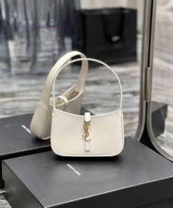 Yves Saint Laurent Bags 𝑳𝑬 5 𝐀̀ 7  𝐦𝐢𝐧𝐢 Y Home's popular underarm bag takes advantage of the hot trend to release a karl6le2