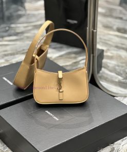 Yves Saint Laurent Bags 𝑳𝑬 5 𝐀̀ 7  𝐦𝐢𝐧𝐢 Y Home's popular underarm bag takes advantage of the hot trend to release a 1f930z3n
