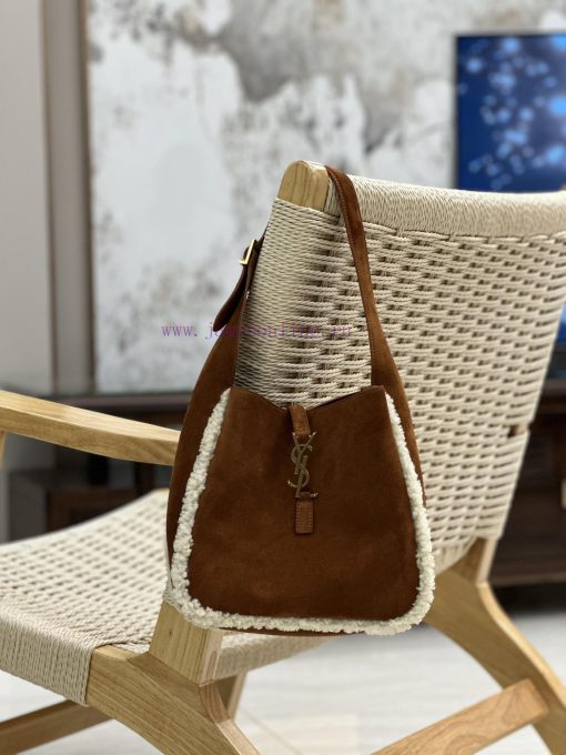 Yves Saint Laurent Bags Earth yellow frosted leather paired with lamb wool_Explosive LE 5A7 Underarm BagThis year's 1qb1ybhi - Image 2