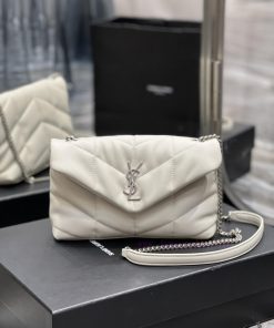 Yves Saint Laurent Bags White with silver buckle𝙇𝙤𝙪𝙡𝙤𝙪𝙋𝙛𝙛𝙚𝙧𝙢𝙞⼉𝙣𝙞 _ Mini crossbody bag is coming. The whole bag is ma 2jlafj4l