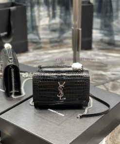 Yves Saint Laurent Bags 𝑺𝒖𝒏𝒔𝒆𝒕 𝑾𝒐𝒄 Black silver button crocodile pattern_Here comes the new sunset bag with crocodi zfmfudxi
