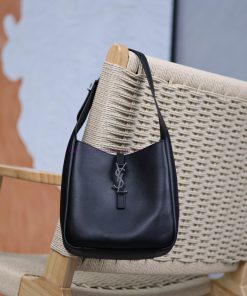 Yves Saint Laurent Bags Black silver buckle_Explosive LE 5A7 Underarm BagThis year's popular vintage armpit bags hav 2k8xm44m