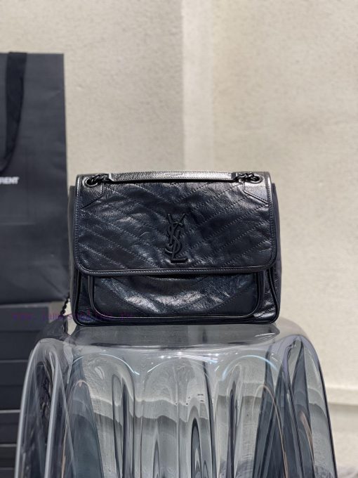 Yves Saint Laurent Bags 𝑁𝑖𝑘𝑖 32 𝑐𝑚 _ Black ChainThe popular Nikki has made a breakthrough by using used oil wax cowh msxl934m