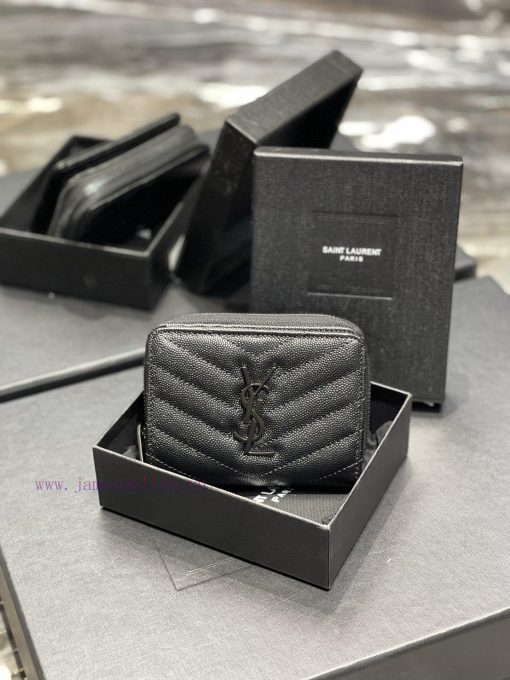 Yves Saint Laurent Bags 𝑴𝒐𝒏𝒐𝒈𝒓𝒂𝒎 _ Black buckleShort round zipper wallet, made of black grain textured cowhide leath i6dk7osd