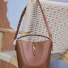 Yves Saint Laurent Bags The new super beautiful water bucket bag from LE 5A ̀ 7 series comes with a handheld handle. d65li3pp