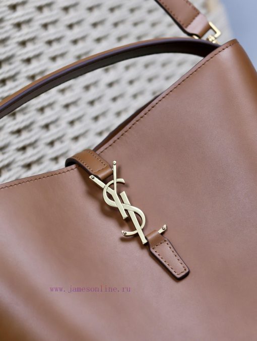 Yves Saint Laurent Bags The new super beautiful water bucket bag from LE 5A ̀ 7 series comes with a handheld handle. d65li3pp - Image 5