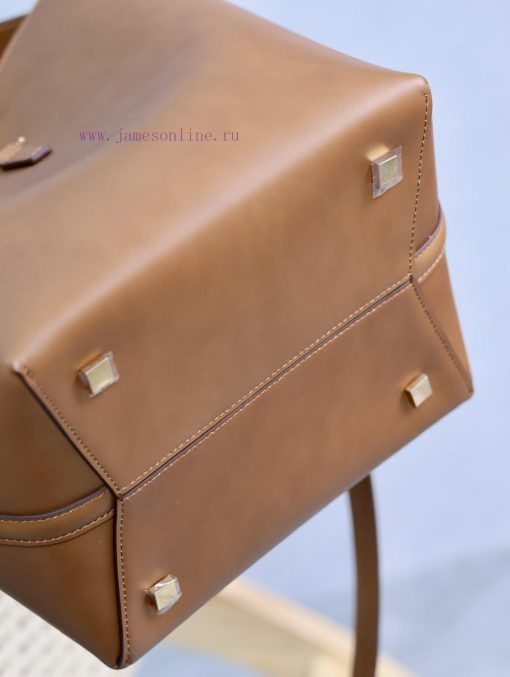 Yves Saint Laurent Bags The new super beautiful water bucket bag from LE 5A ̀ 7 series comes with a handheld handle. d65li3pp - Image 10