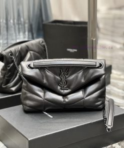 Yves Saint Laurent Bags Black with black buckle𝙇𝙤𝙪𝙡𝙤𝙪𝙋𝙪𝙛𝙛𝙚𝙧 Quilted lamb leather bag, made of 100% lambskin, with a po5rg9in