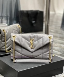 Yves Saint Laurent Bags Grey gold buckle𝙇𝙤𝙪𝙡𝙤𝙪𝙋𝙪𝙛𝙛𝙚𝙧 Quilted lamb leather bag, made of 100% lambskin, with a soft an dtp9849j