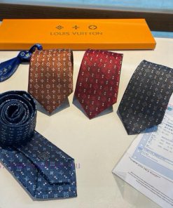 Paired with exquisite small logo jacquard and low-key luxurious and atmospheric color matchijjqttfzi