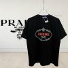 [] Prada 25ss Spring/Summer T-shirt With 3D Embroidered Round Neck Short Sleeve - Made By Purch og4x9ecs