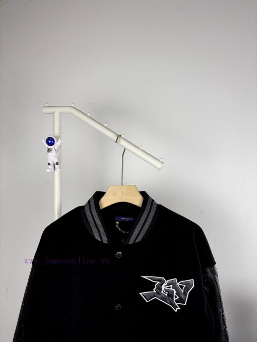 Style B07 After-sales ServiceLv2024ss The Year Of The Loong Limited Catwalk Baseball Jacket Jac y0e6rzv1 - Image 4
