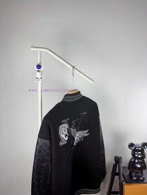 Style B07 After-sales ServiceLv2024ss The Year Of The Loong Limited Catwalk Baseball Jacket Jac y0e6rzv1 - Image 9