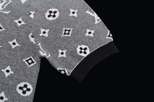 Louis Vuitton Front And Back Full Body Jacquard Woolen Short SleevesThis Short Sleeved Knitted susxewub - Image 6