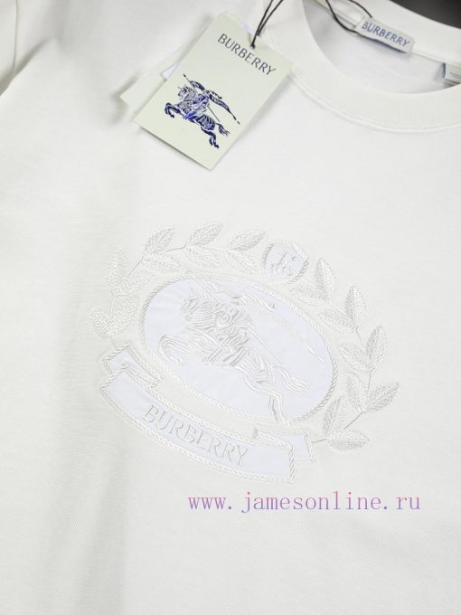 Burberry's Latest Spring/summer Collection Features The Most Popular Brand Element Of Oak Leaf 3sd1ugcx - Image 4