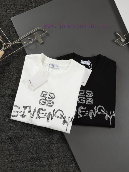 GVC 25SS Latest And Top Of The Line Givenchy Letter Twisted Position Picture Round Neck Short S hf8gx28n - Image 3