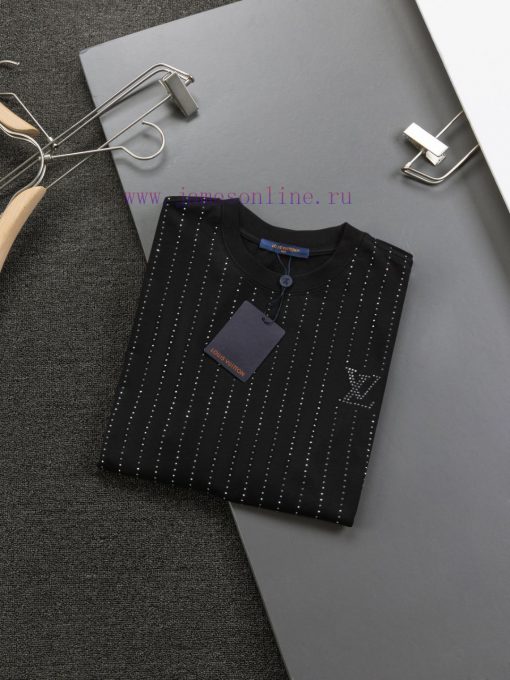 The LV 25 Early Spring New Product Runway Style Features A Full Body Diamond Short Sleeved T-sh 9x1gy2s3 - Image 5