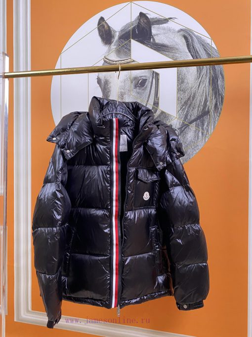 Moncler Men's Down Jacket In Bulk Now Available For Sale In Asia. The Sleeves Come With Windpro k7obnl9p - Image 6