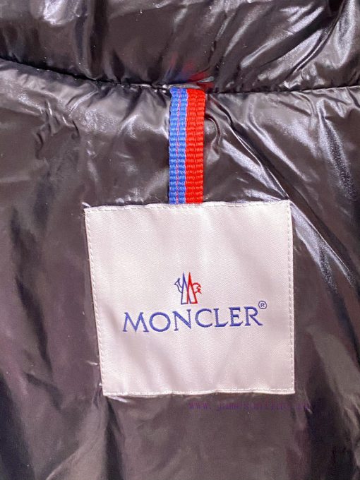 Moncler Men's Down Jacket In Bulk Now Available For Sale In Asia. The Sleeves Come With Windpro k7obnl9p - Image 10