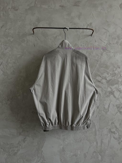 Balenciaga's New Coat From Balenciaga Photographed In Real Video. Used Spray Painted Dirty Set zqxbsz2f - Image 9