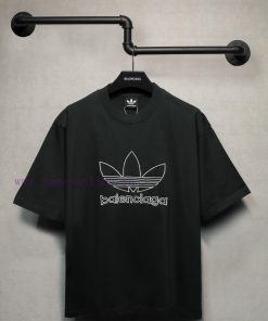 𝐁 A 𝐋 EN 𝐂 IA 𝐆 A Joint Adidas Classic Embroidered Short Sleeve T-shirtWeighing 240 Grams The F wkjzn4ty