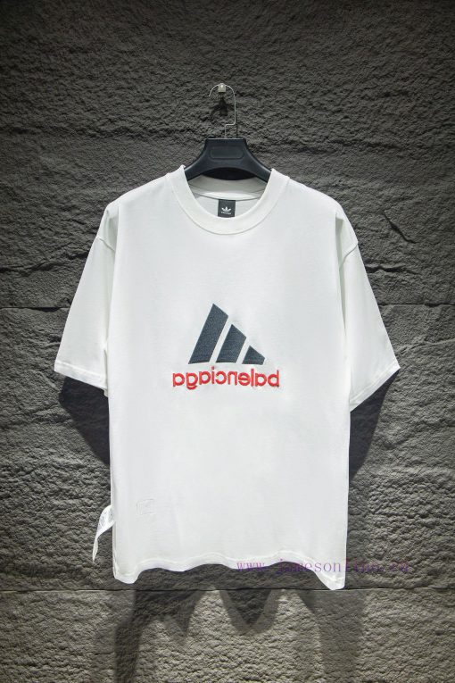 Style Number 5030Balenciaga Ad Collaborates With Paris To Wear A New Embroidered Short Sleeved grhbmk5y - Image 2