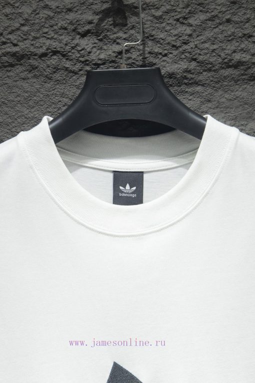 Style Number 5030Balenciaga Ad Collaborates With Paris To Wear A New Embroidered Short Sleeved grhbmk5y - Image 4