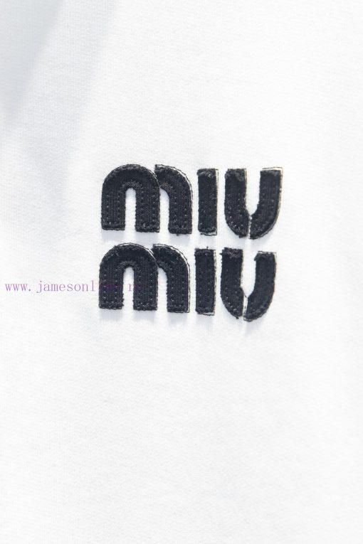 Style Number 9002MiuMiu Miu Embroidery StyleThe OS Version Is Really CharmingMiumiu Is Truly An i3s7mggn - Image 6