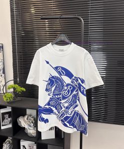 Burberry Style Number B607 Burberry Attacking Warhorse Front And Rear Printed Short Sleeved Shi vhb7dyxo