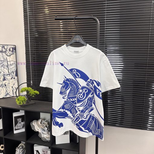 Burberry Style Number B607 Burberry Attacking Warhorse Front And Rear Printed Short Sleeved Shi vhb7dyxo - Image 2