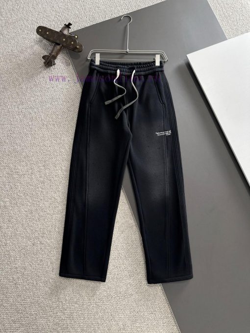 The Next Day's Shipment Of LV 2025 Early Spring New Elastic Band Casual Pants With Plush And Th x7p3jxt3 - Image 2