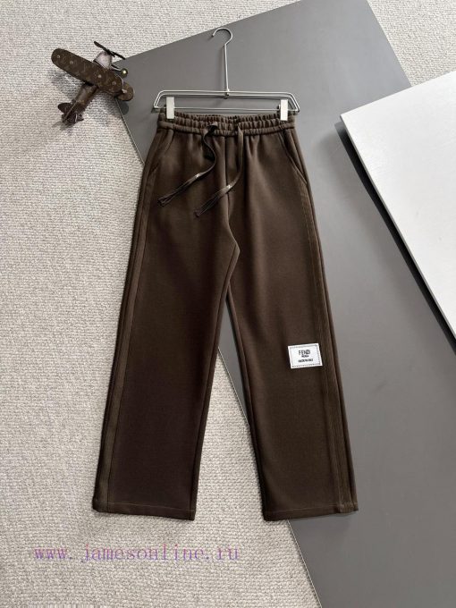 The Next Day Fendi Will Ship The New Elastic Band Casual Pants For Early Spring 2025. The Fabri gwaiyb5a
