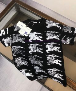Burberry Burberry 2025 Spring/Summer Warrior Knight Series Casual Short Sleeved T-shirtThis Bur l1g775la