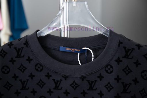 High-qualityLV Louis 24 Spring/Summer Full Logo Plush Short Sleeves For Men And Women Available vf16zsqb - Image 4