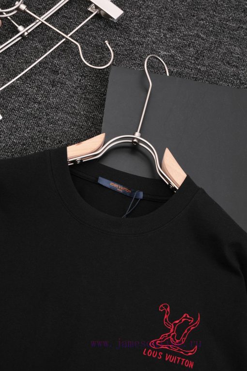 Lvjia's New Limited Edition T For The Year Of The Snake Is Available In High-quality Combed Pur 2qv1ubx5 - Image 4