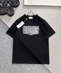 MM6 2025 Printed Short Sleeve High Quality Original Short Sleeve Top Manufacturing Technology I r3iw1lr7